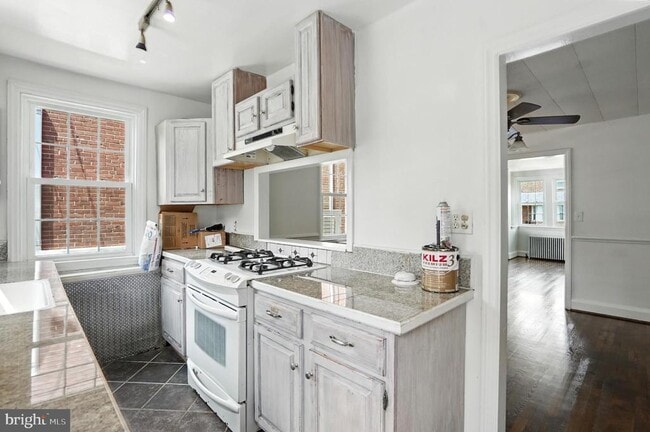 Building Photo - 4 N Belle Grove Rd