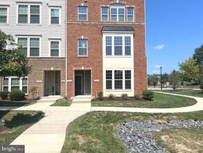 Building Photo - 8005 Orchard Grove Rd
