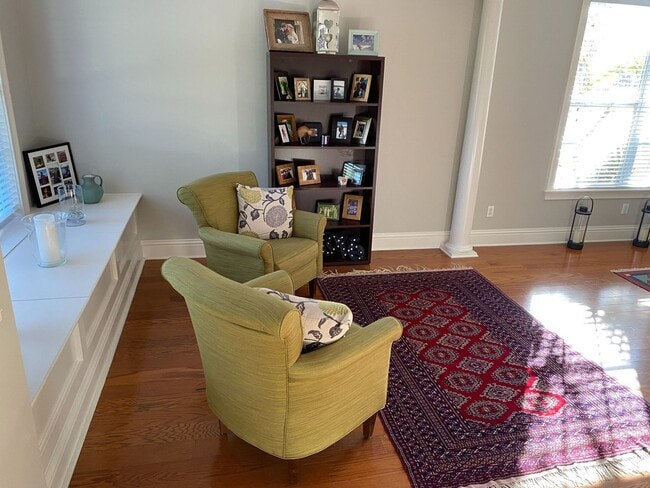 Building Photo - Secluded 4 Bed 3.5 Bath Near MacDill