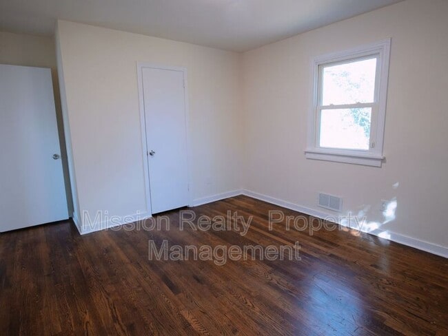 Building Photo - 2500 Byron St