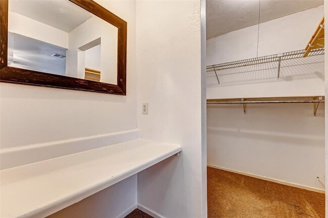 Building Photo - 471 El Toro Ln