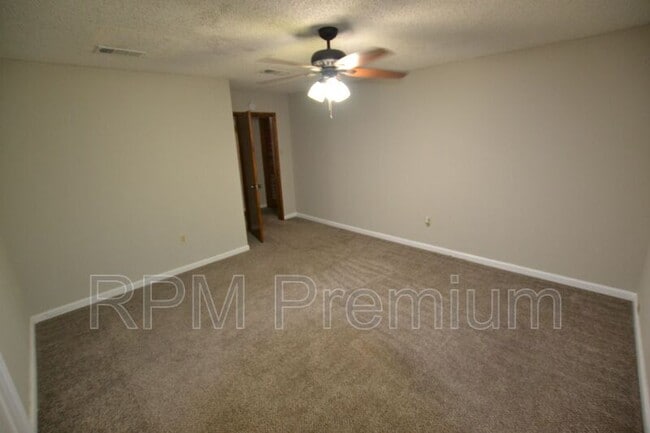 Building Photo - 2214 Alice St