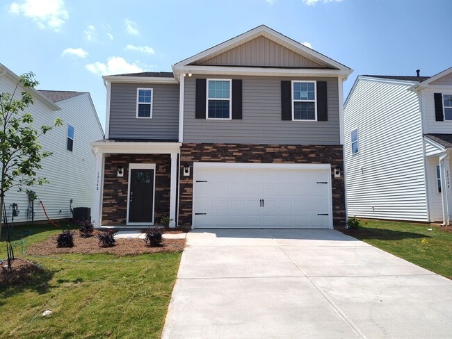 Primary Photo - Beautiful home located in the Hamilton Woo...