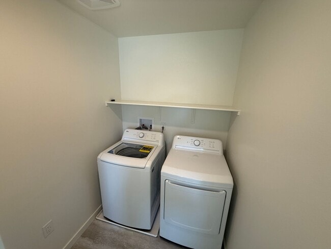 Building Photo - New Home in Gates Community