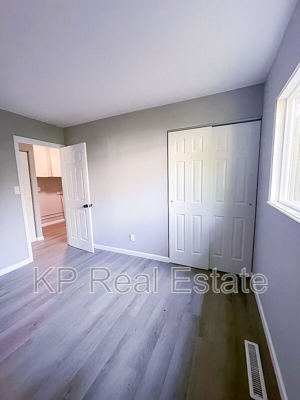 Building Photo - 1253 Grovewood Dr