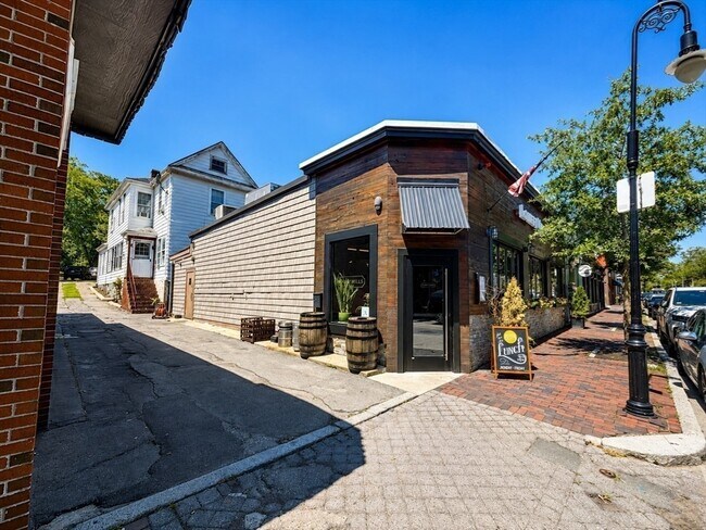 Building Photo - 1 Adirondack Pl