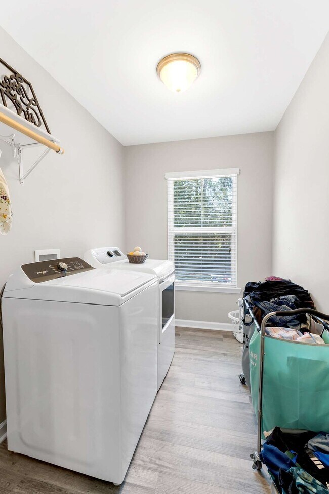Building Photo - 383 Plantation Way