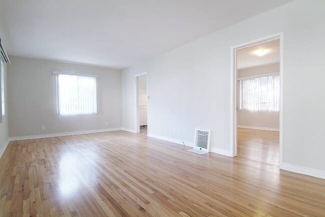 Living Room - 1224 S Westgate Ave