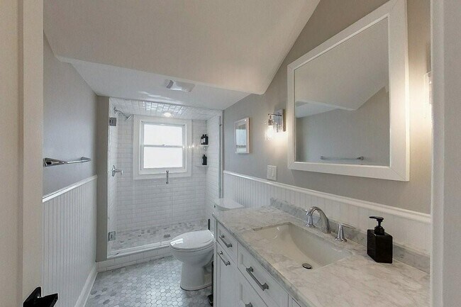 Building Photo - 30 Prospect Hill St