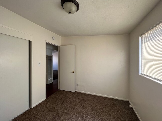 Building Photo - 608 E Fredricks St