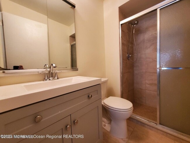 Building Photo - 912 Wellington Pl