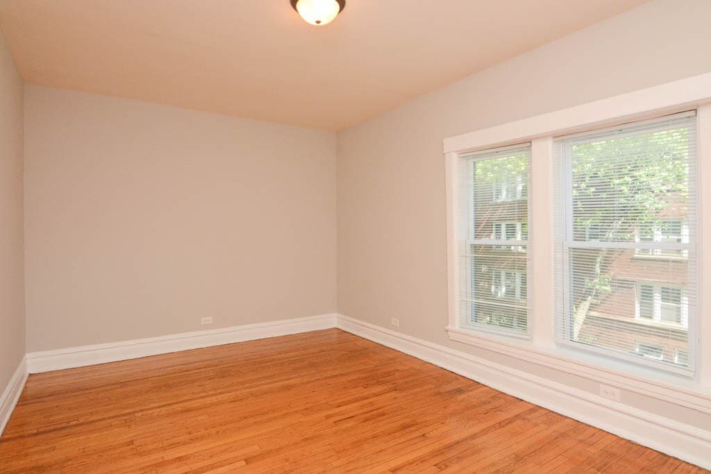Building Photo - 4708 N Racine Ave