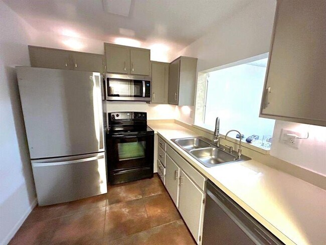 Building Photo - 4147 NW 90th Ave