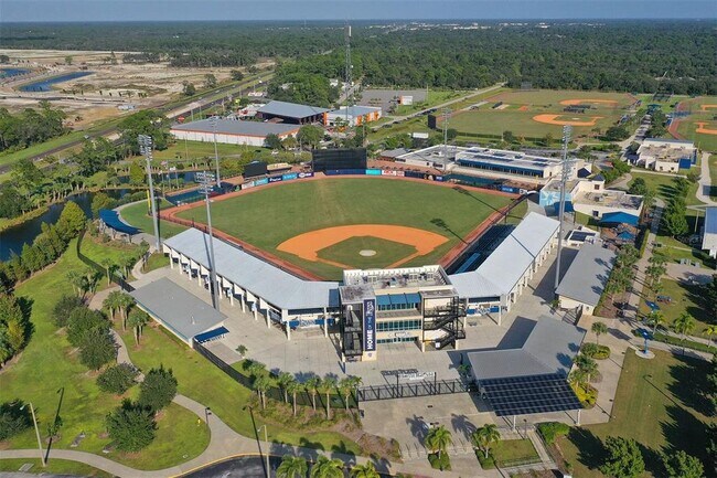 Building Photo - 16819 Canopy Garden Dr