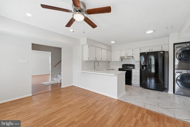 Building Photo - 2401 W Rosecroft Village Cir