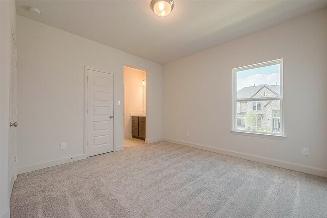 Building Photo - 29803 Breezy Pnes Lp