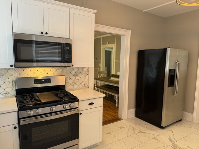 Building Photo - 2BR/1BA Home in Carolina Place!  $1,825/mo...