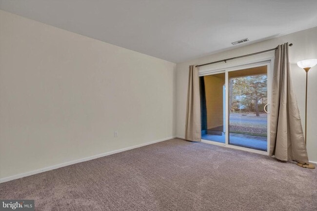 Building Photo - 41 Summit Ct