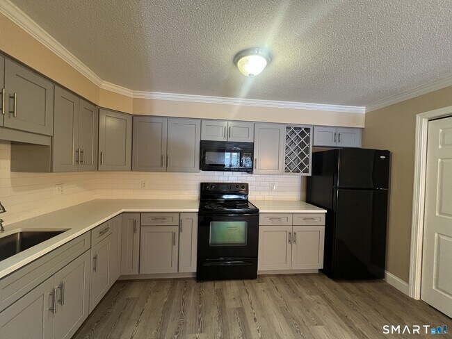 Building Photo - 505 Ashmead Cmns