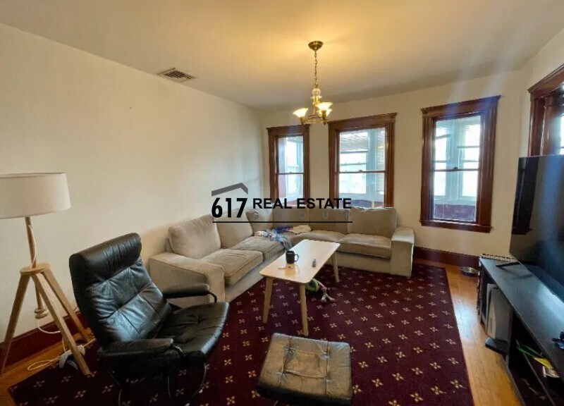 Building Photo - 449 Broadway