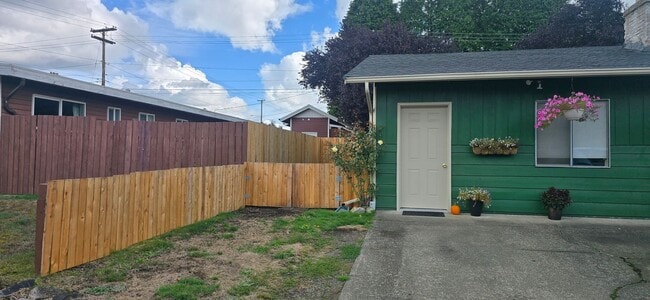 Primary Photo - Room for rent with private entrance
