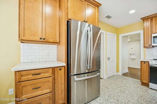 Building Photo - 1406 San Mateo Ave