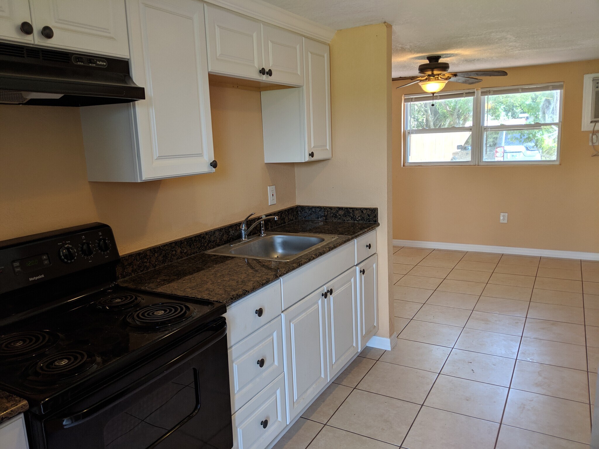 Building Photo - 2146 Ranchita Trail