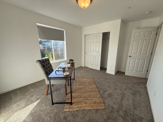 Building Photo - Hogan Heights Community 4 Bed 3.5 Bath