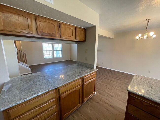 Building Photo - Perfect Home for you!