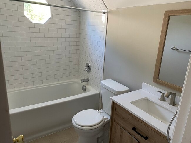 Building Photo - 1221 Magnolia Ct