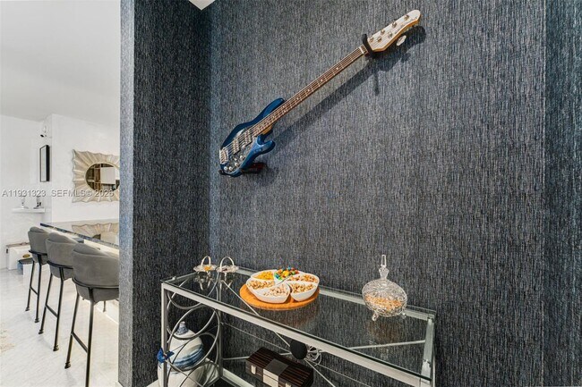 Building Photo - 1000 Brickell Plaza