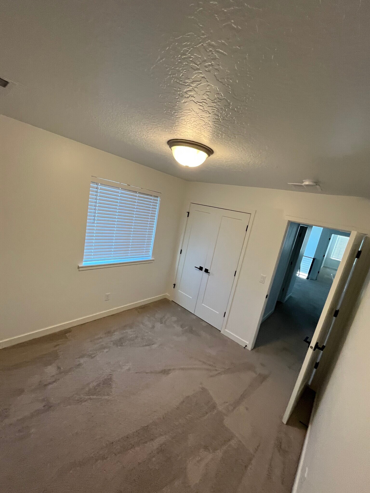 Building Photo - 520 S Orchard Dr