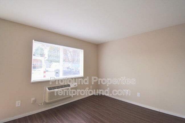 Building Photo - 738 NE 94th Ave