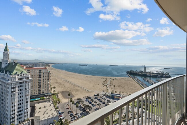 Building Photo - 700 E Ocean Blvd