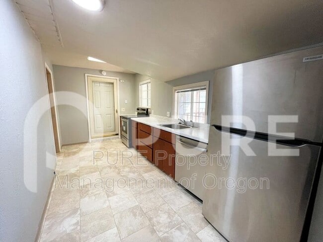 Building Photo - 8506 SE Mill St