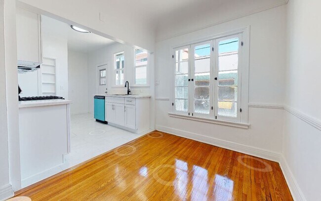 Interior Photo - 1002-1012 1/2 N. Sweetzer Ave.