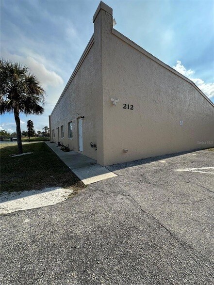 Primary Photo - 212 Boundary Blvd