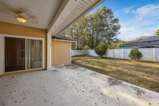 Building Photo - Spacious 4-Bedroom Home in Meadowfield with Fenced Yard