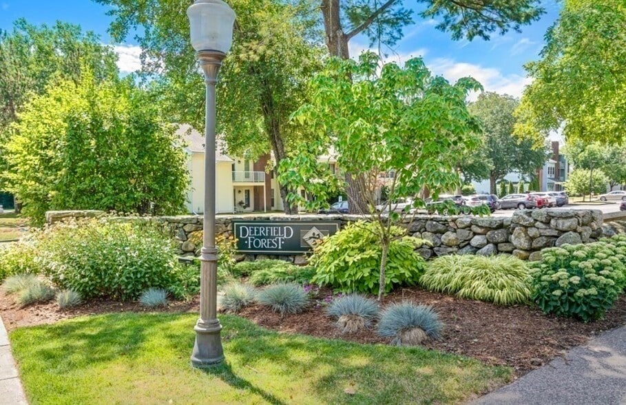 Building Photo - 32 Walden Dr