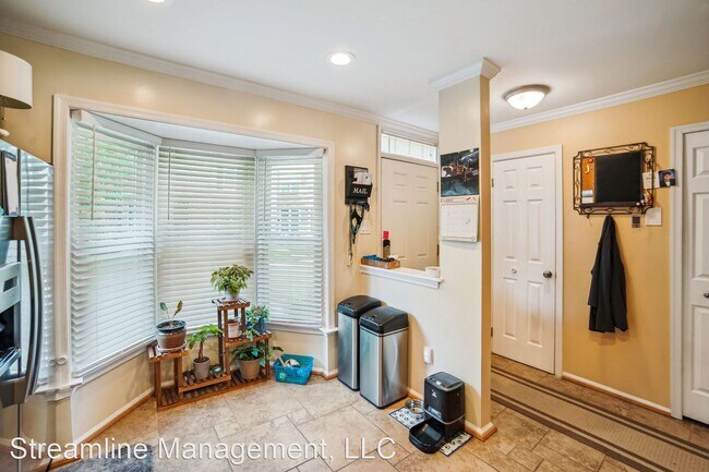 Building Photo - 2 br, 3.5 bath House - 14224 Angelton Terr