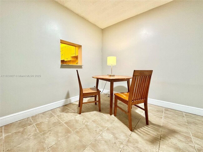 Building Photo - 8001 Fairview Dr