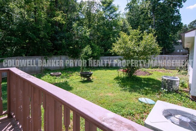 Building Photo - 9356 Charbar Cir