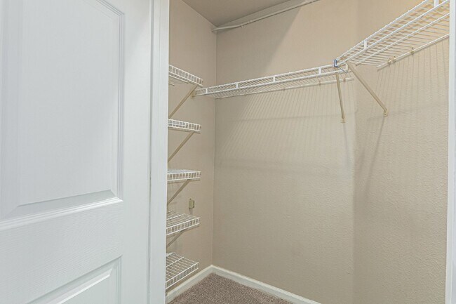 Building Photo - Exquisite 2-bedroom, 2-bathroom condo inParker