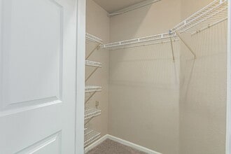 Building Photo - Exquisite 2-bedroom, 2-bathroom condo inParker