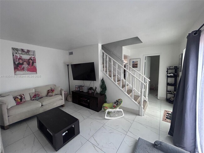 Building Photo - 8610 SW 156th Ct