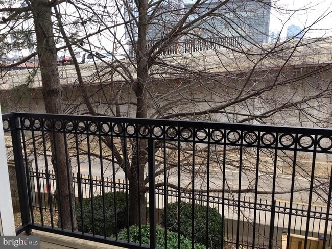 Building Photo - 1521 Spring Gate Dr.