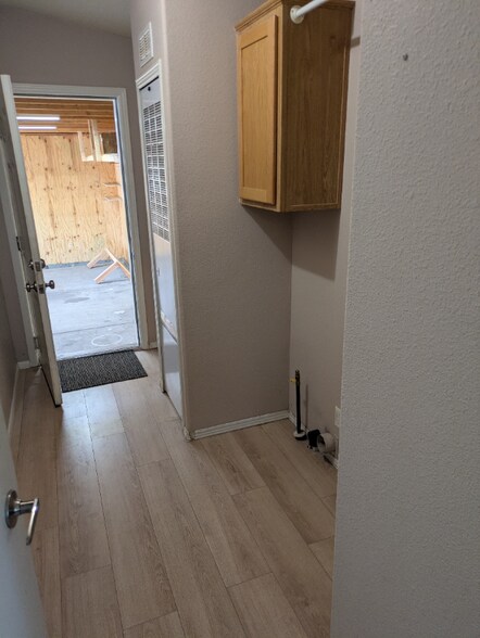 Building Photo - 2376 W Rock Island Ave