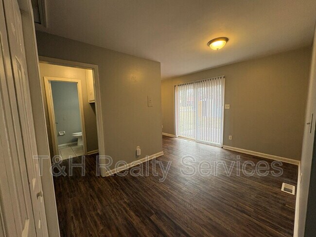 Building Photo - 10204 Catalina Dr