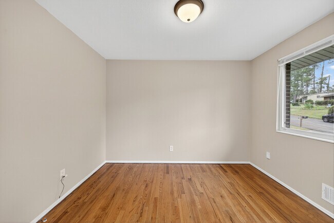 Building Photo - 2327 Mura Dr