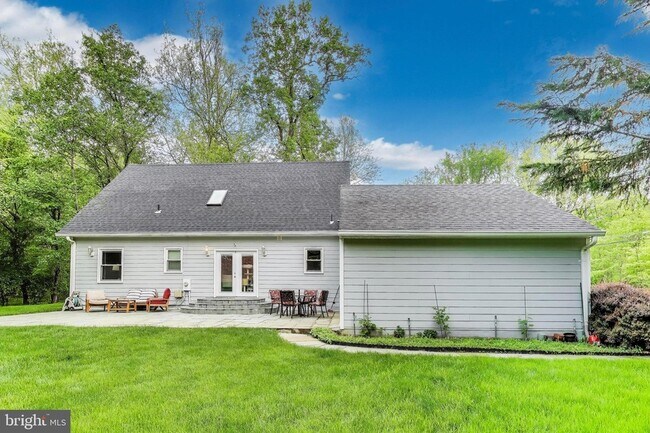 Building Photo - 7726 Seven Locks Rd